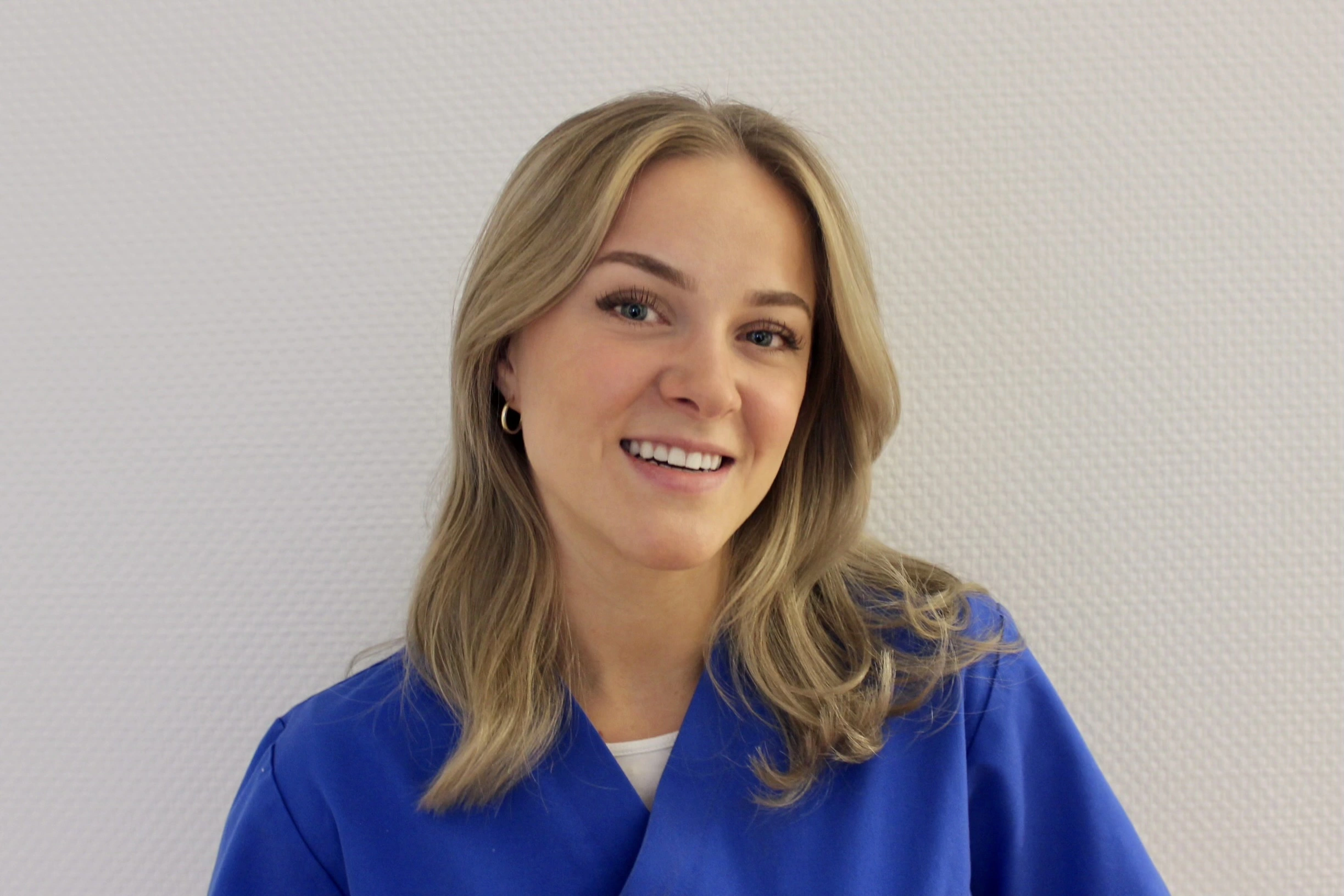 Bild von Zahnärztin Dr. med. dent. Alexandra-Lily Röhl